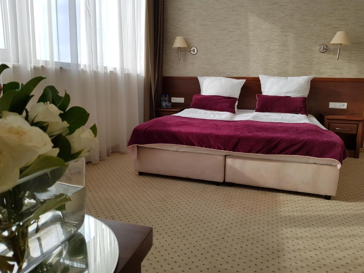 Hotel Starzynski Płock Esterno foto