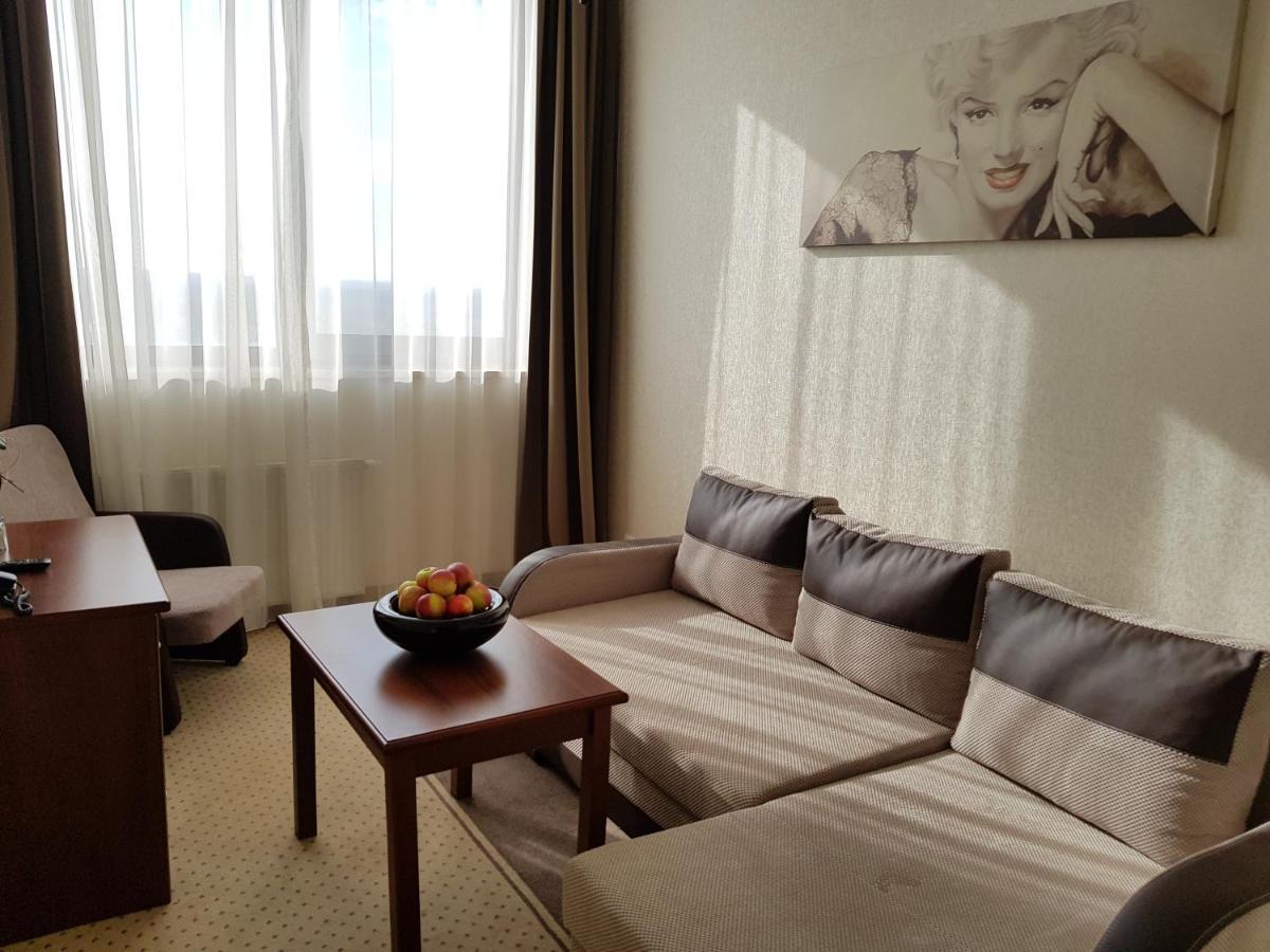 Hotel Starzynski Płock Esterno foto