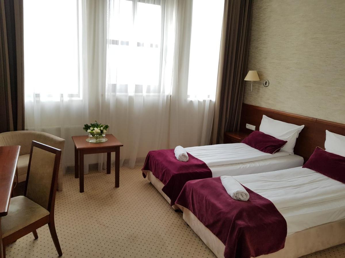 Hotel Starzynski Płock Esterno foto